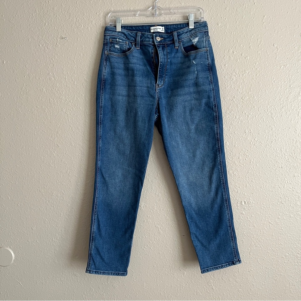 Abercrombie and Fitch The mom high rise jeans